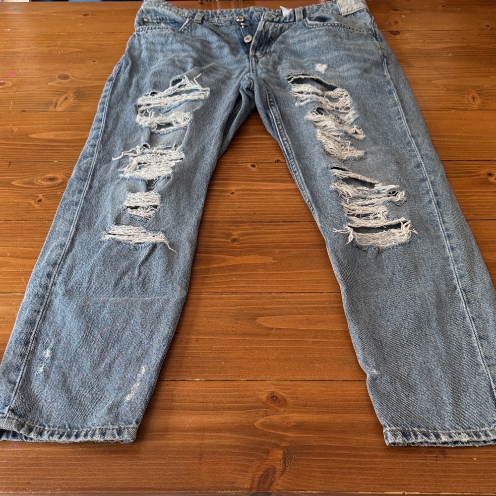 Men's Relaxed‎ Fit Distressed Denim Jeans